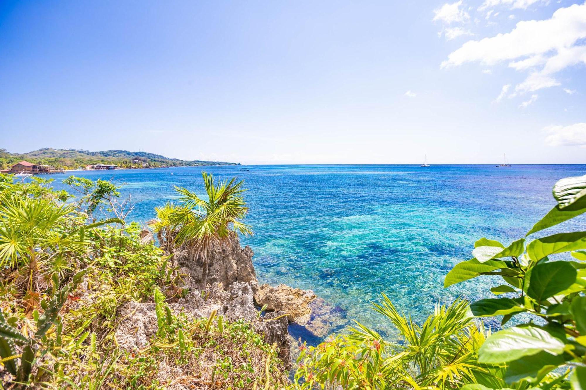 Awesome Over The Water Overlooking West End - Aire Agua Home Exterior foto